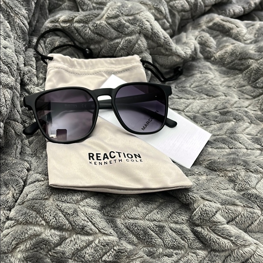 Kenneth Cole Reaction Black Sunglasses